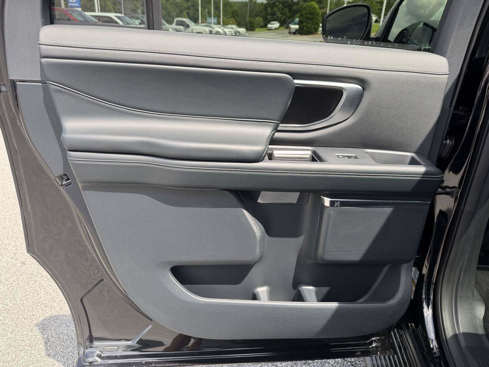 New 2026 Ford Expedition Max Platinum w/ Stealth Appearance Package AWD/4WD image 44