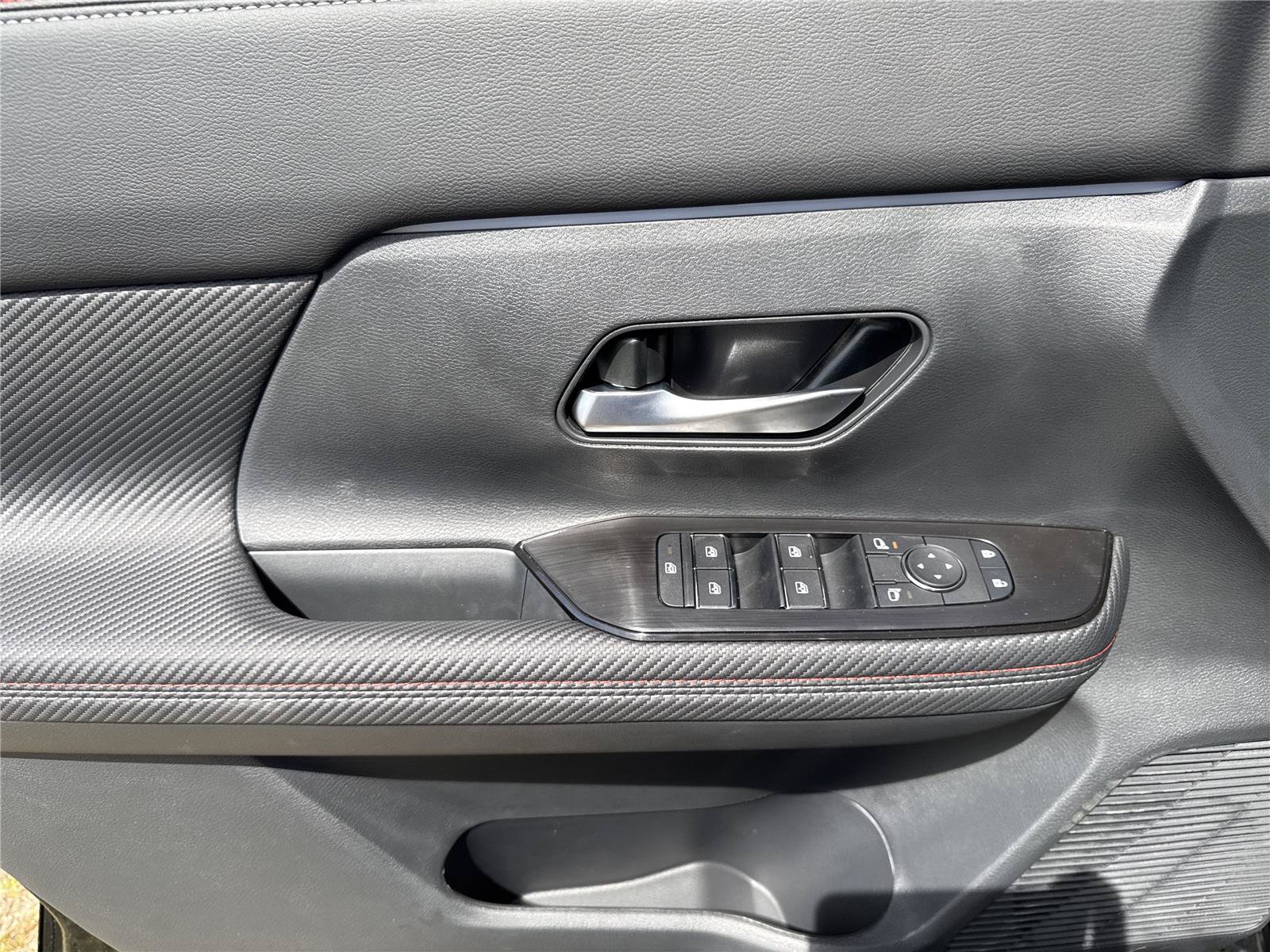 New 2026 Nissan Kicks SR FWD image 17
