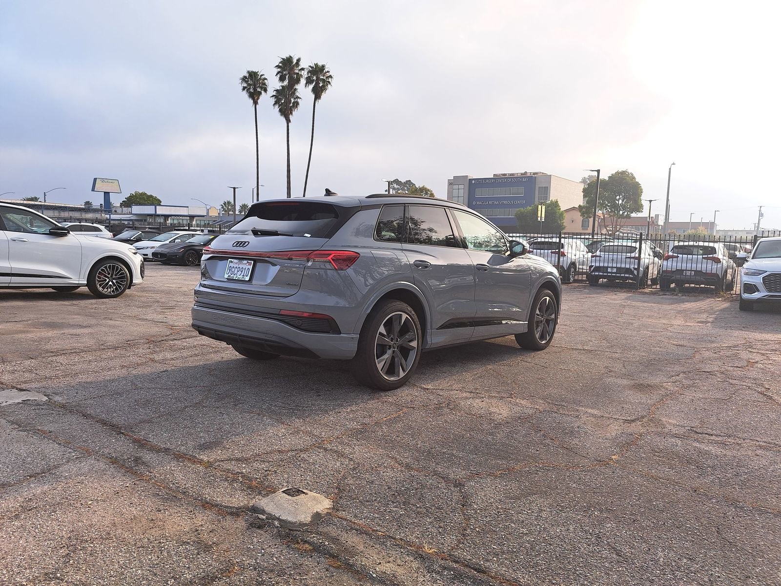 Used 2023 Audi Q4 e-tron Premium Plus w/ Premium Plus image 3