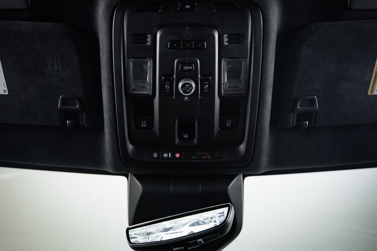 Used 2024 Cadillac Escalade Sport Platinum w/ LPO, ONYX Package AWD/4WD image 20