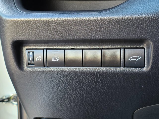 Used 2022 Toyota RAV4 XLE Premium image 37