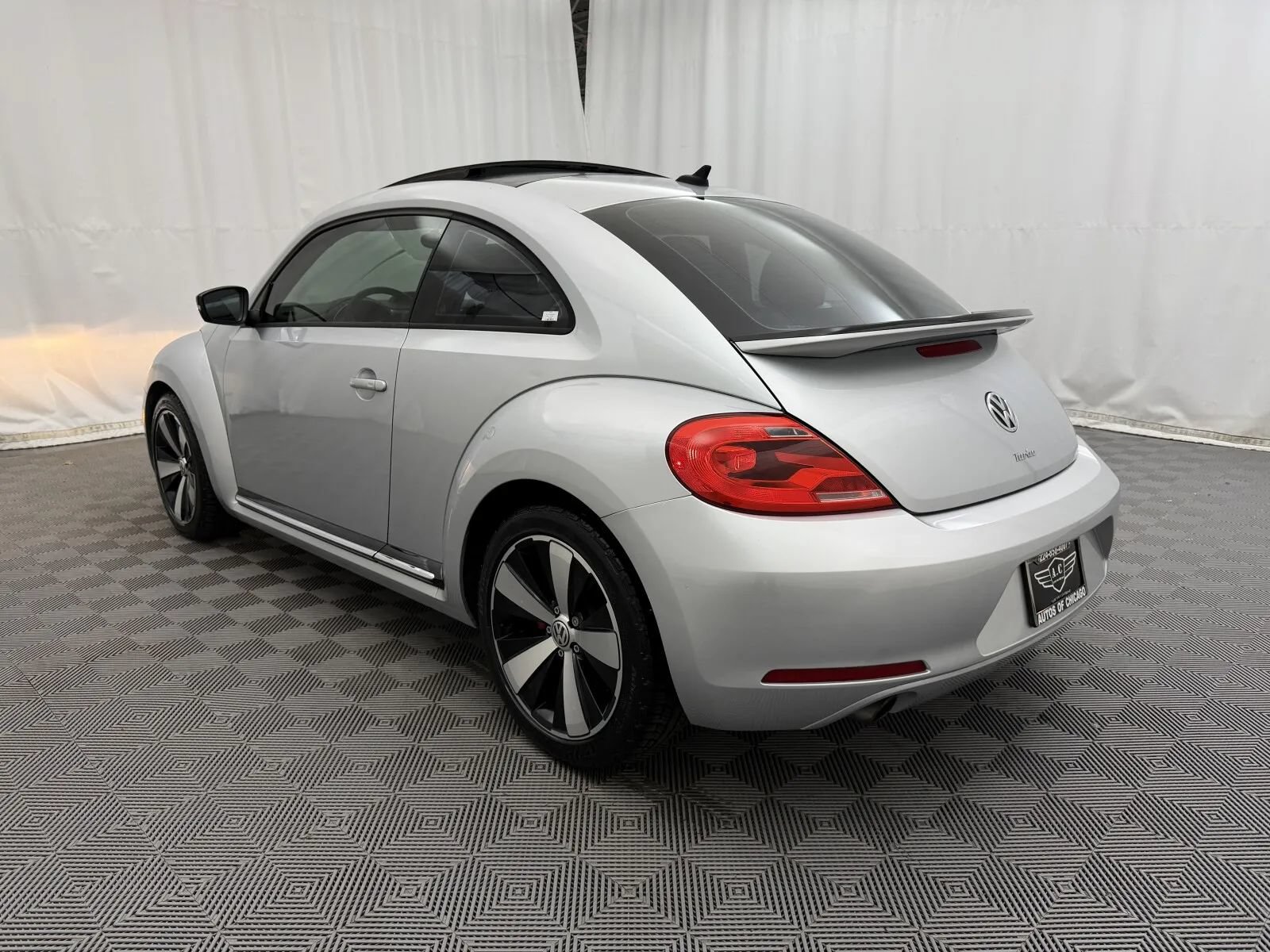 Used 2013 Volkswagen Beetle Turbo FWD image 7
