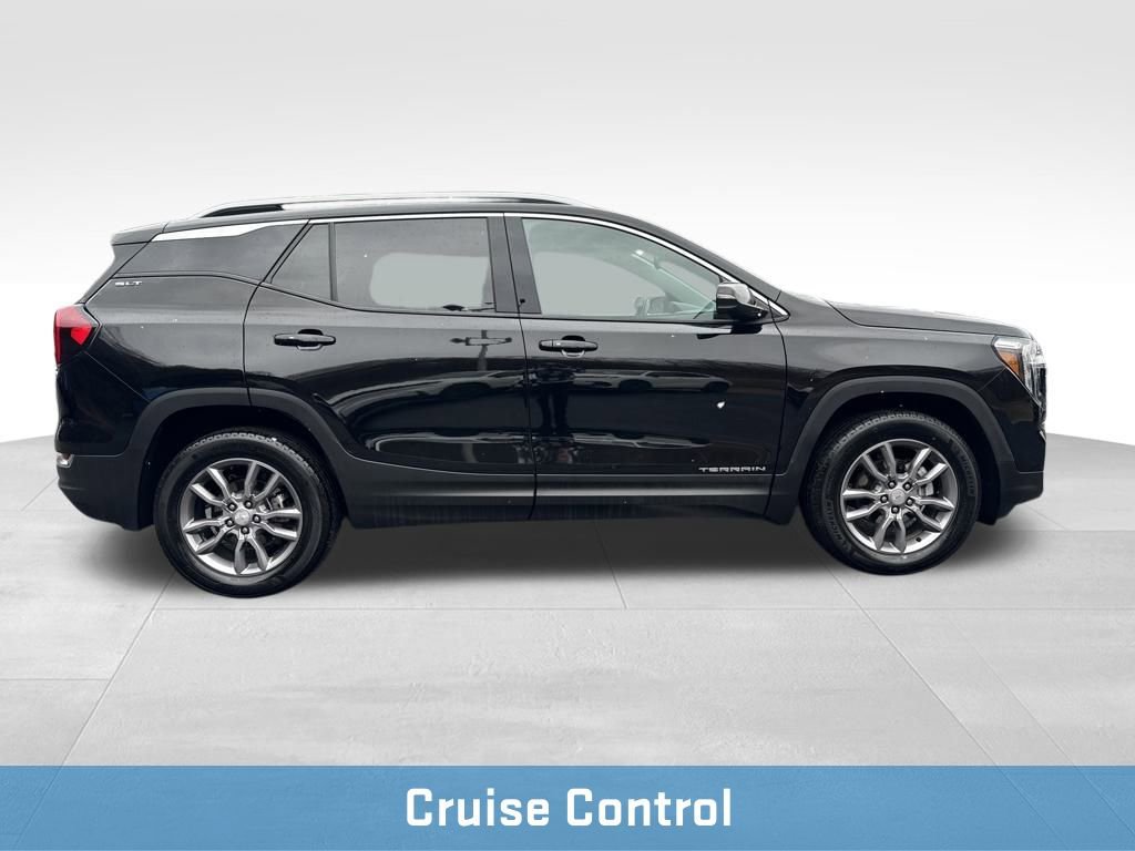 Used 2024 GMC Terrain SLT image 9