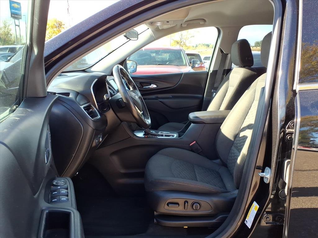 Used 2020 Chevrolet Equinox LT w/ Driver Convenience Package image 19