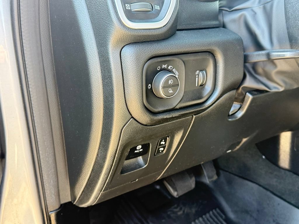 Used 2023 RAM 1500 Big Horn AWD/4WD image 18
