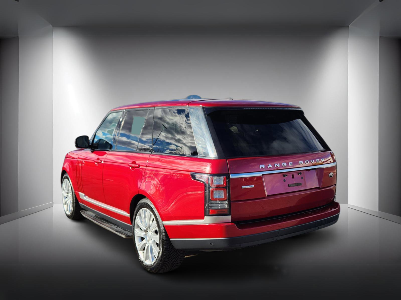 Used 2016 Land Rover Range Rover Supercharged image 3