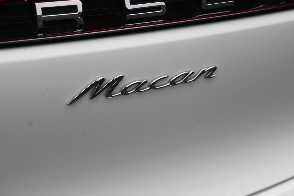 Used 2023 Porsche Macan AWD/4WD image 9