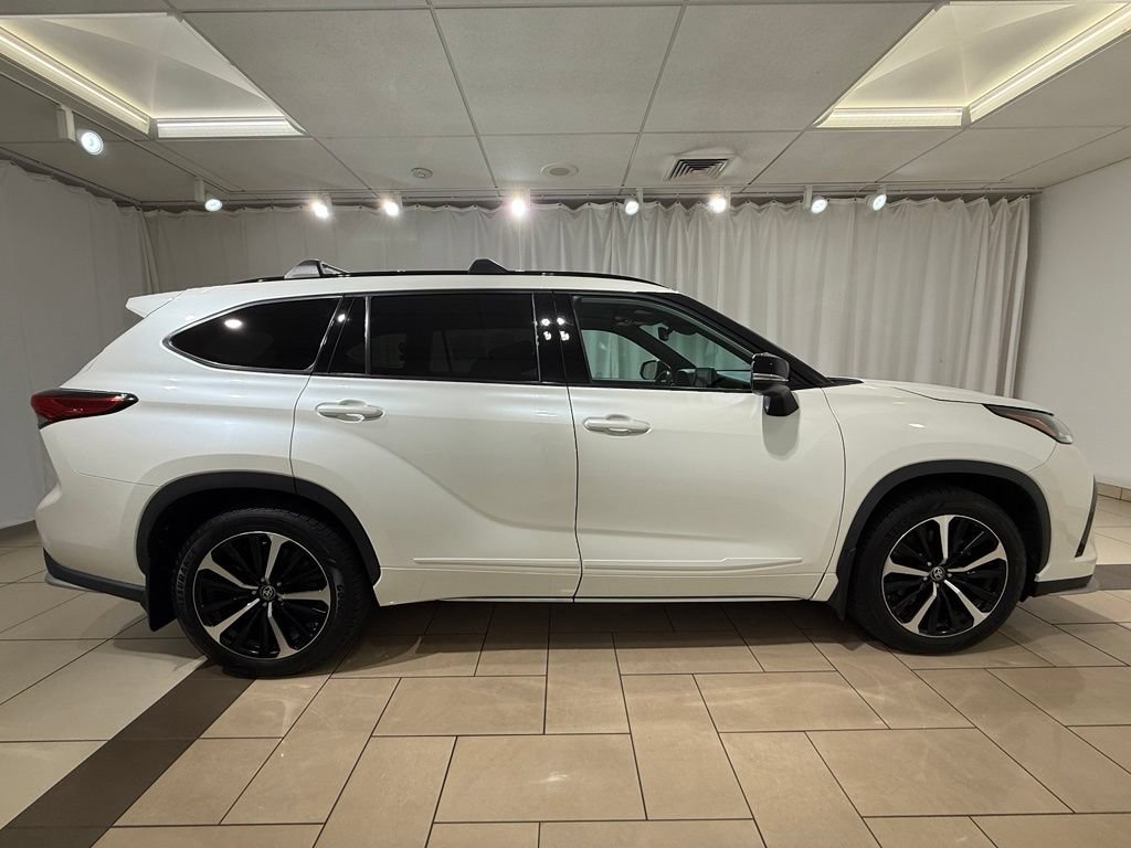 Certified 2021 Toyota Highlander XSE AWD/4WD image 6