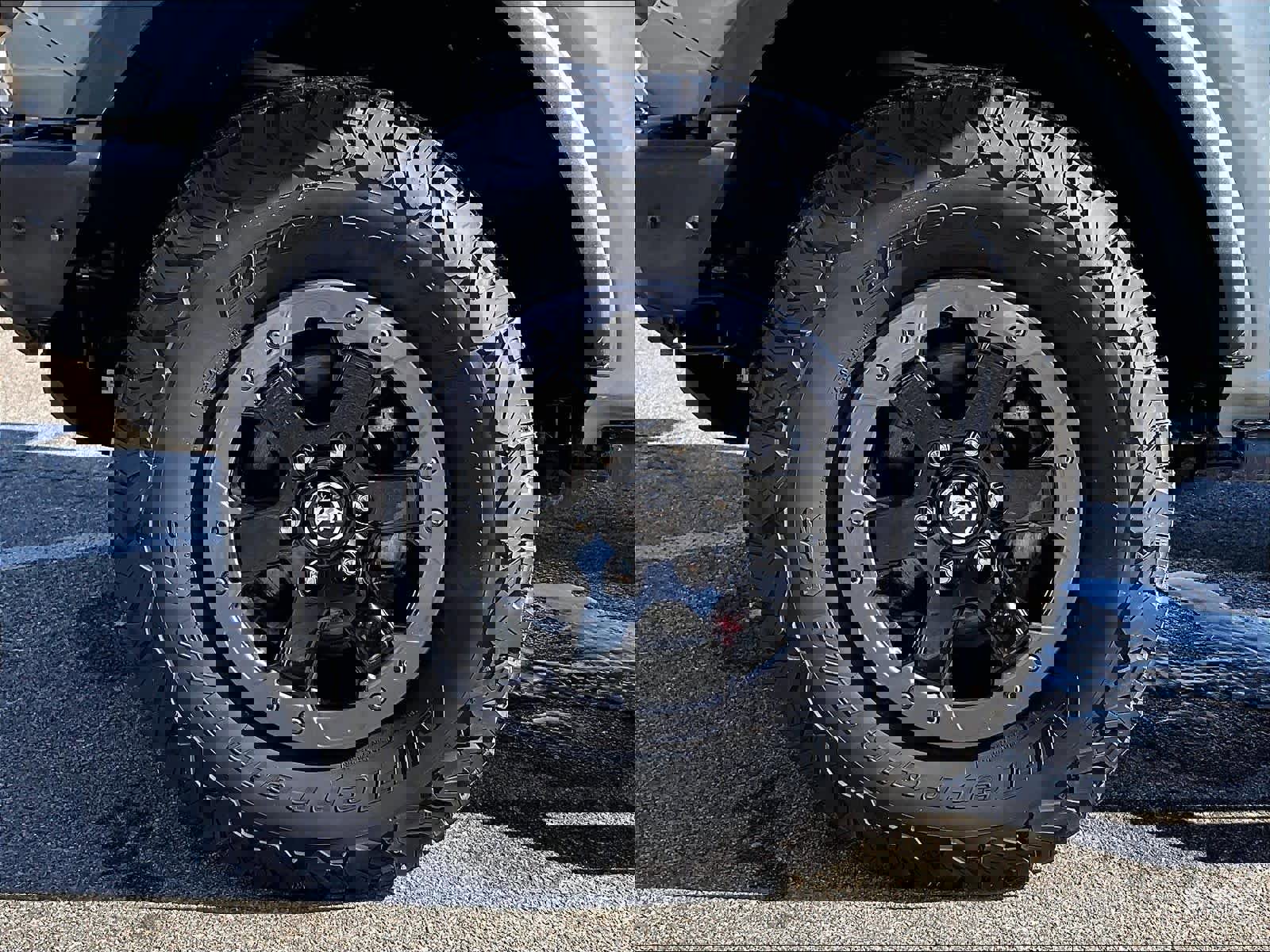 Used 2023 Ford Bronco Badlands image 7