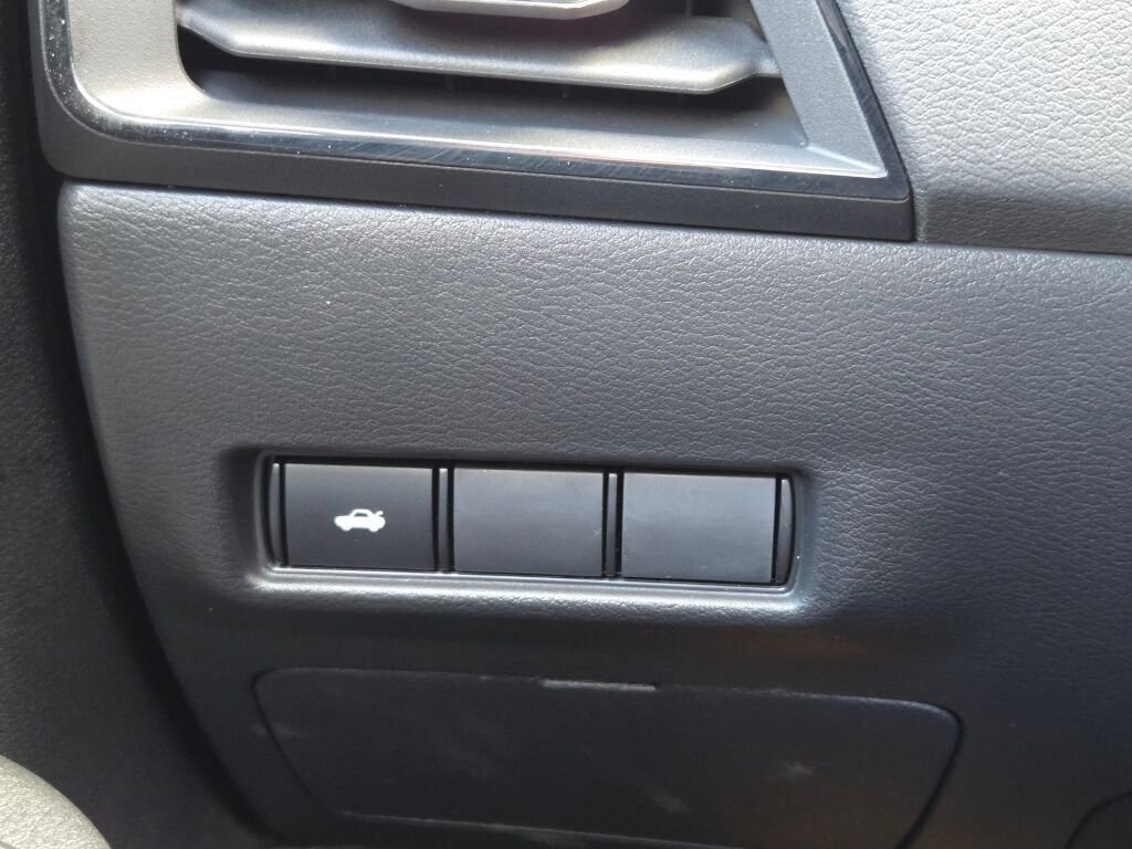 New 2026 Nissan Sentra SV w/ Floor Mat Package FWD image 23
