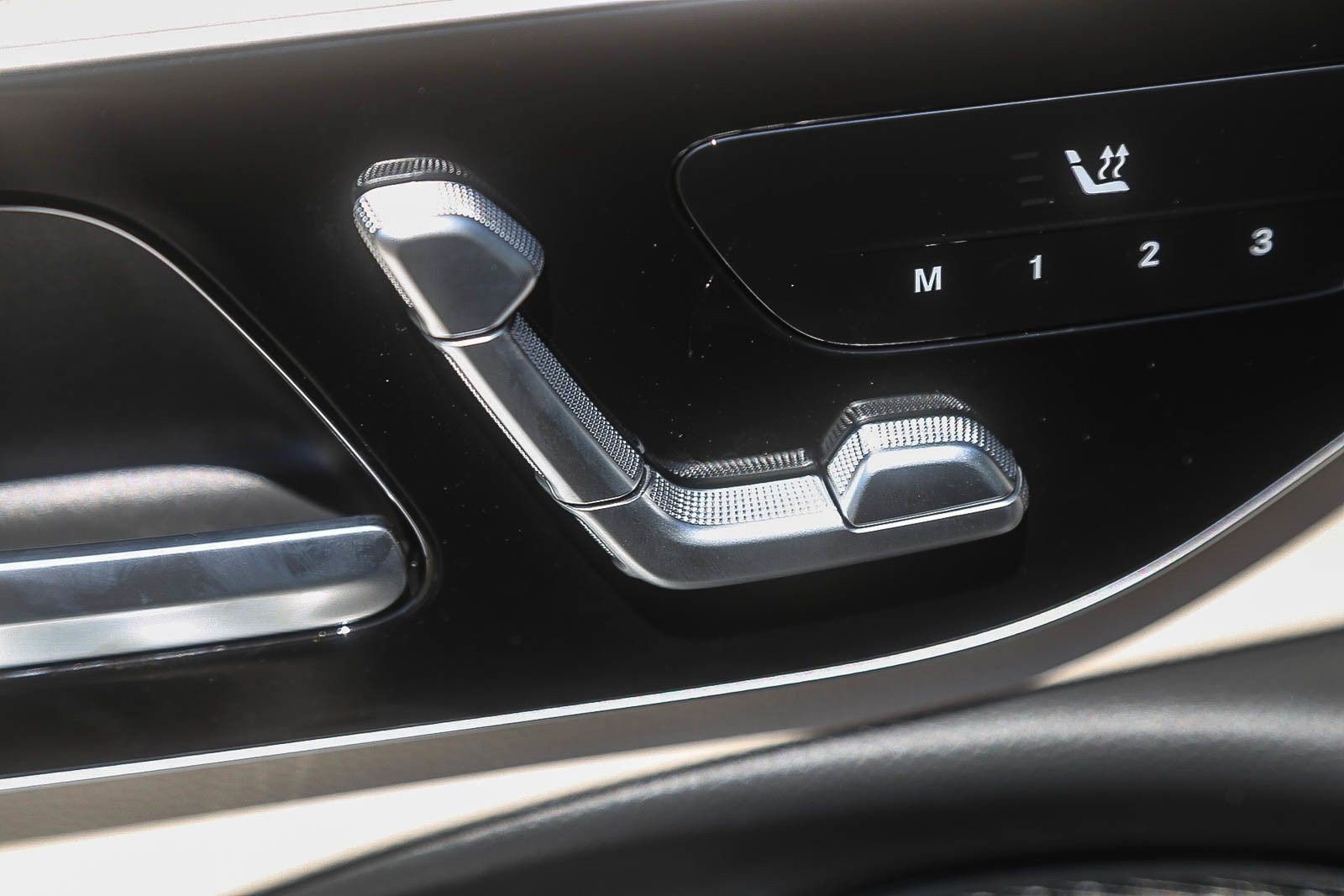 New 2026 Mercedes-Benz E 350 4MATIC Sedan image 21