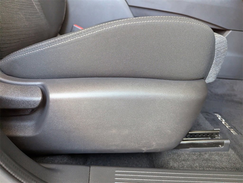 Used 2023 Nissan Rogue SV image 37