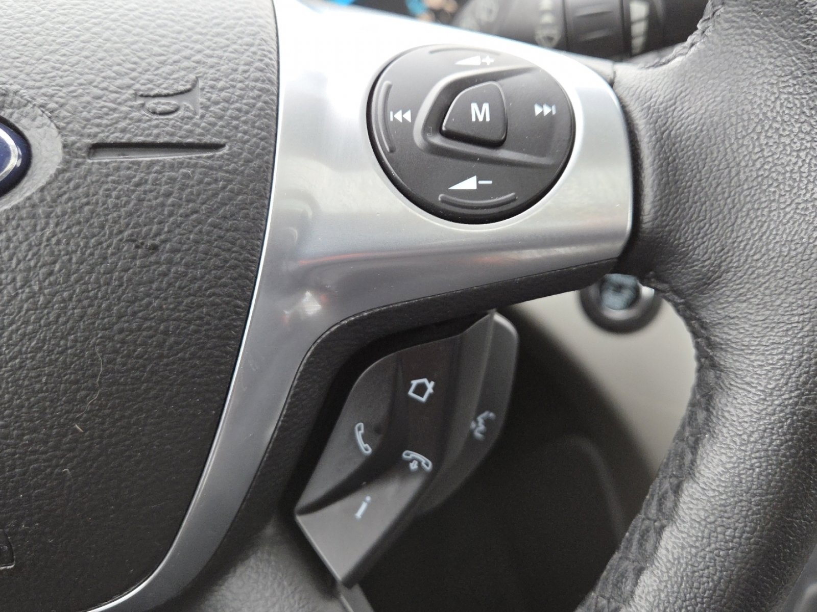 Used 2013 Ford Escape SEL image 29