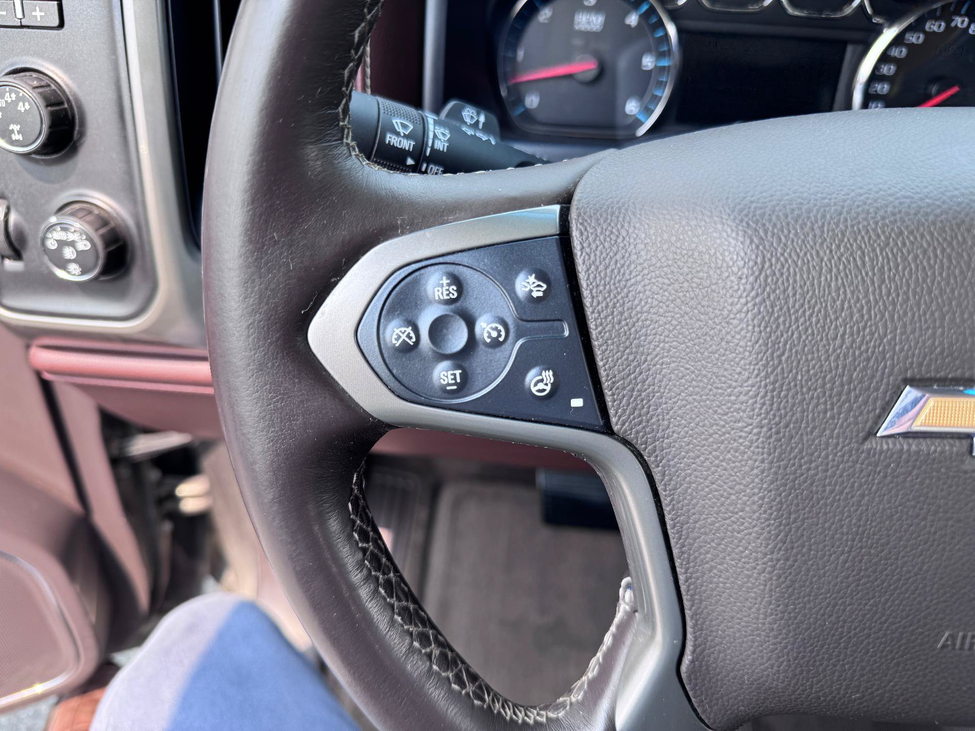 Used 2015 Chevrolet Silverado 1500 High Country w/ High Country Premium Package AWD/4WD image 23