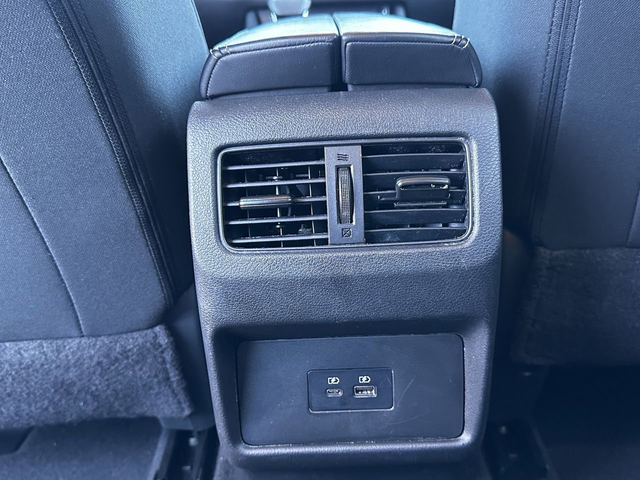 Used 2023 Nissan Rogue SV image 24