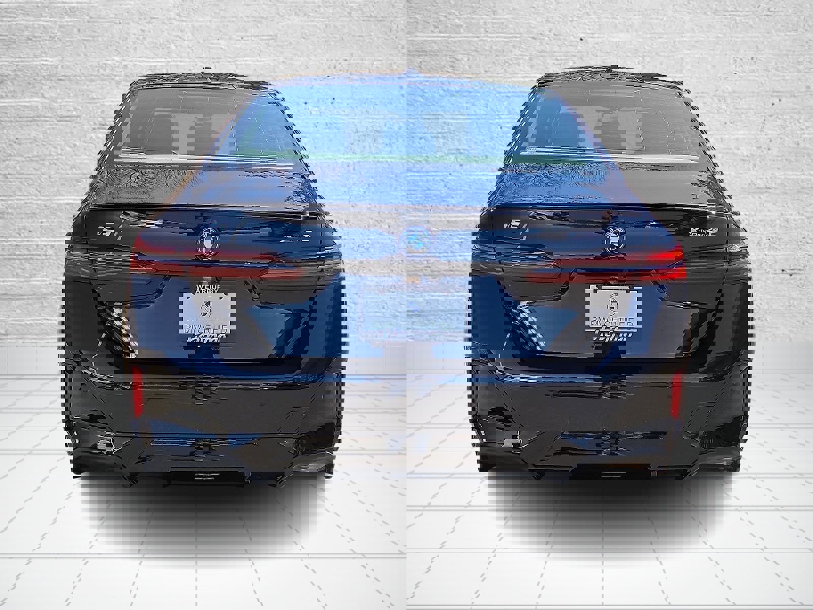 Used 2025 BMW i5 xDrive40 w/ Executive Package image 5