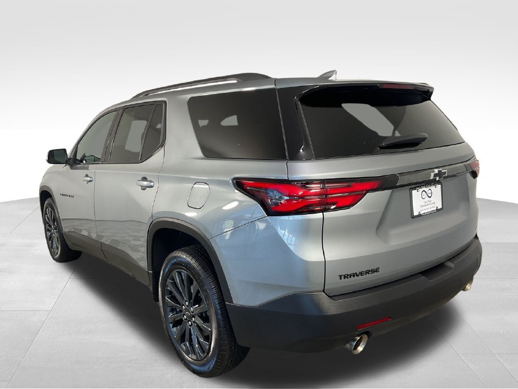 Used 2023 Chevrolet Traverse RS FWD image 7