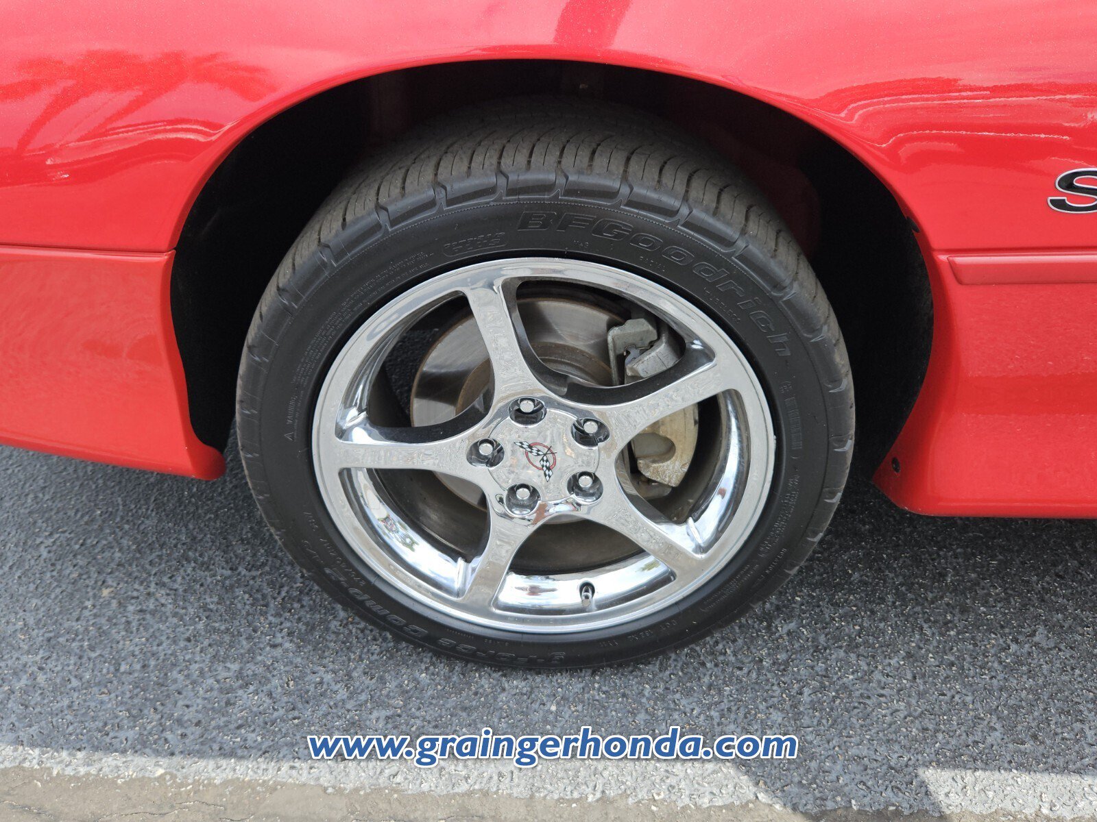Used 2000 Chevrolet Camaro Z28 w/ SS Performance/Appearance Pkg RWD image 9