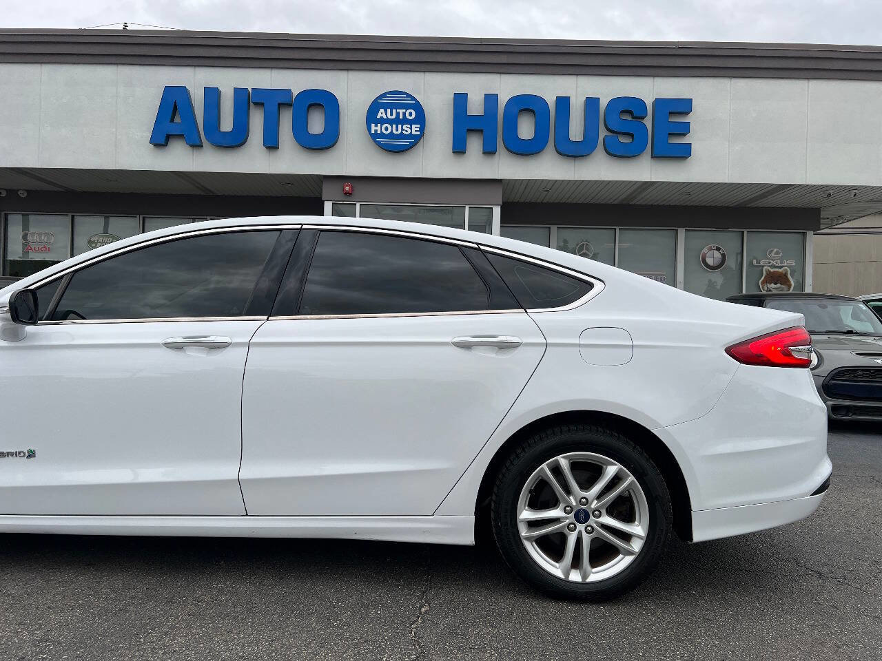 Used 2018 Ford Fusion SE w/ Equipment Group 602A FWD image 37