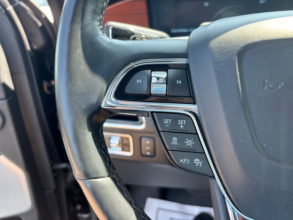 Used 2023 Lincoln Navigator L Reserve AWD/4WD image 32