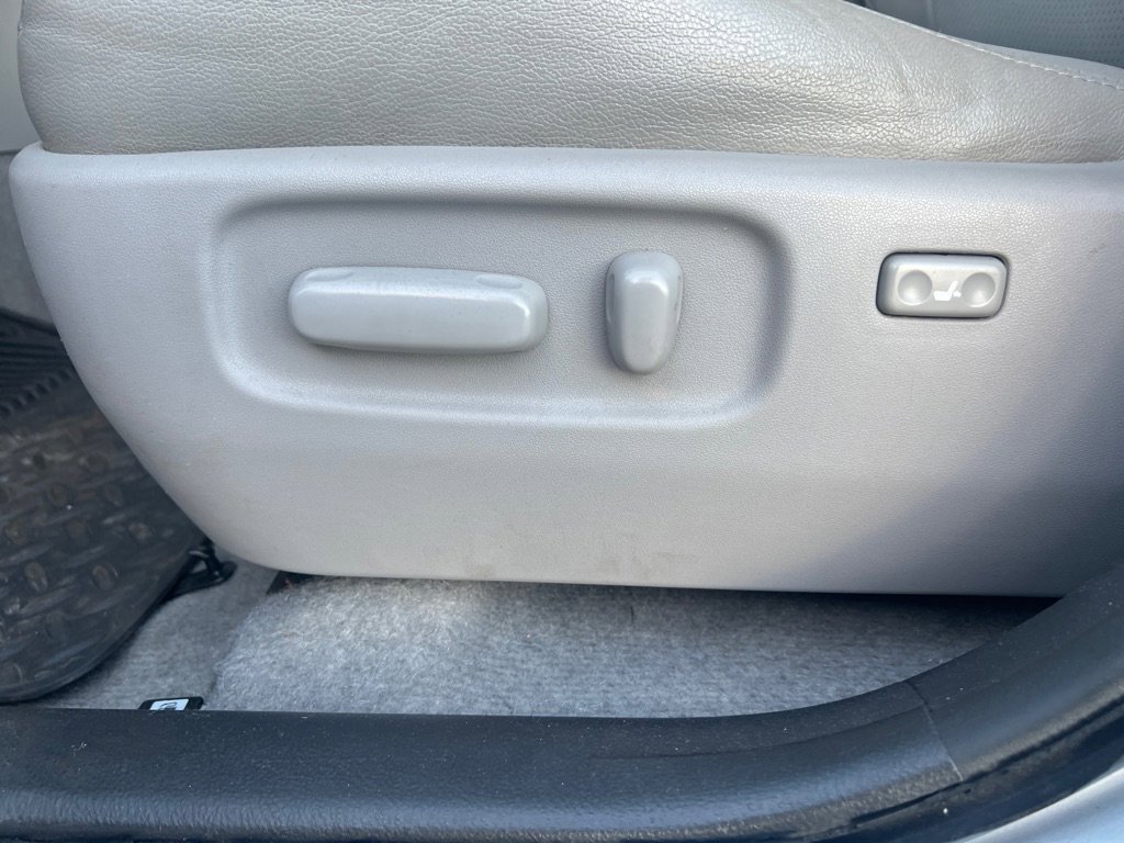 Used 2012 Toyota RAV4 Limited w/ Premium Plus Value Pkg image 30