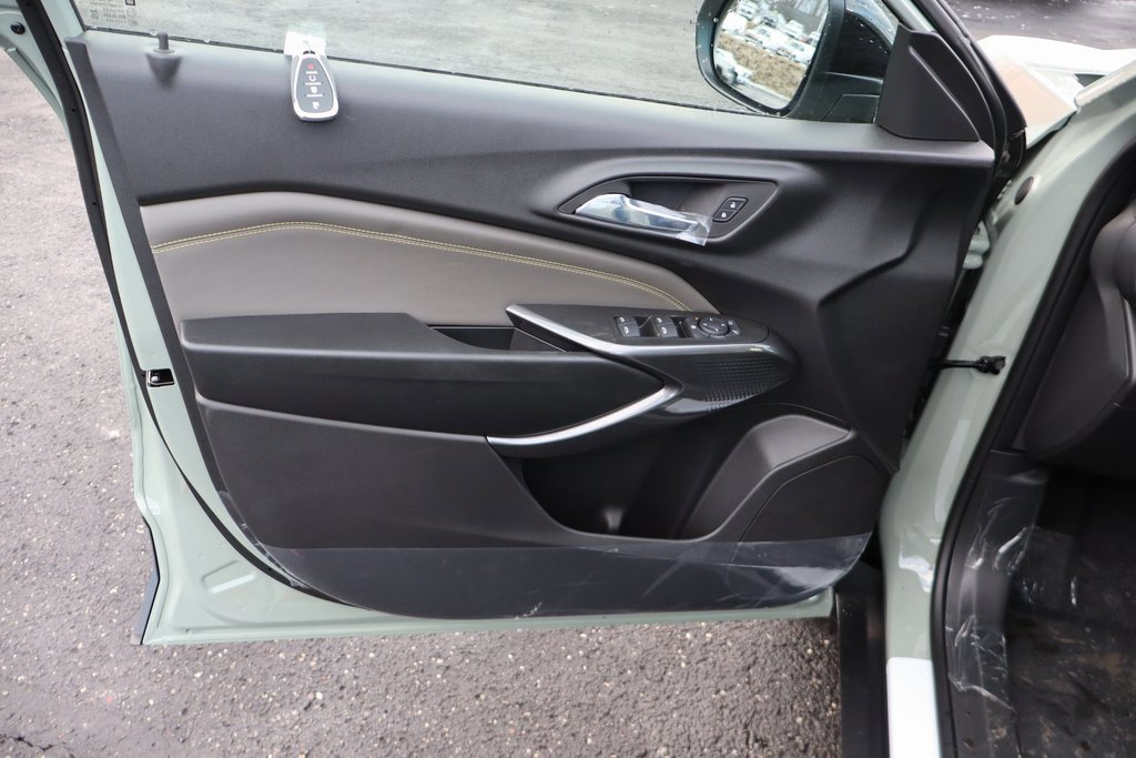 New 2026 Chevrolet Trax ACTIV image 3