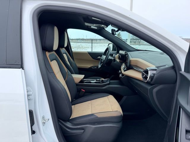 Used 2025 Chevrolet Equinox ACTIV w/ Safety and Technology Package image 10