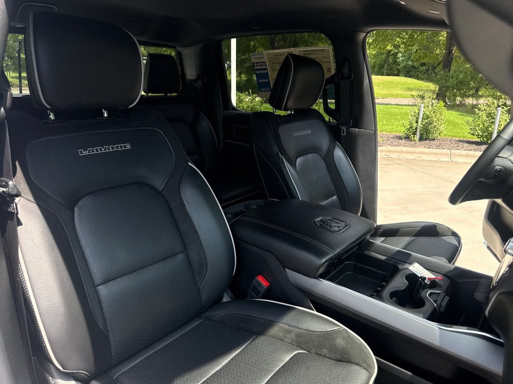 Used 2025 RAM 1500 Laramie AWD/4WD image 35