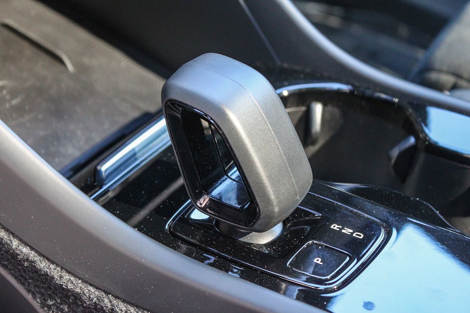 Used 2023 Volvo C40 P8 Recharge Ultimate image 20