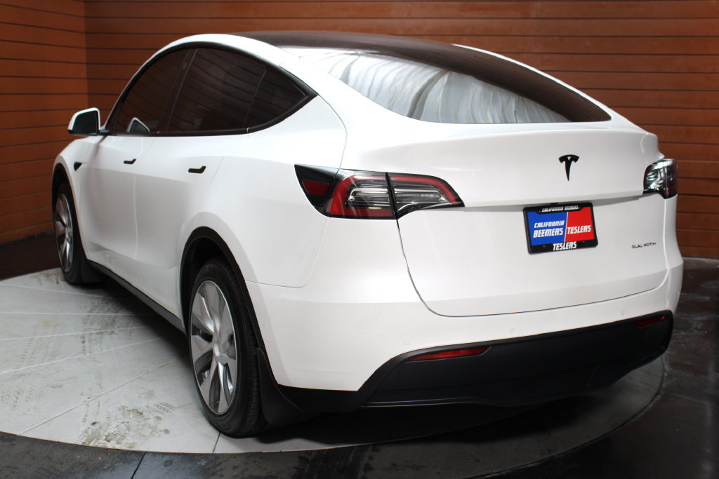 Used 2022 Tesla Model Y Long Range AWD/4WD image 30