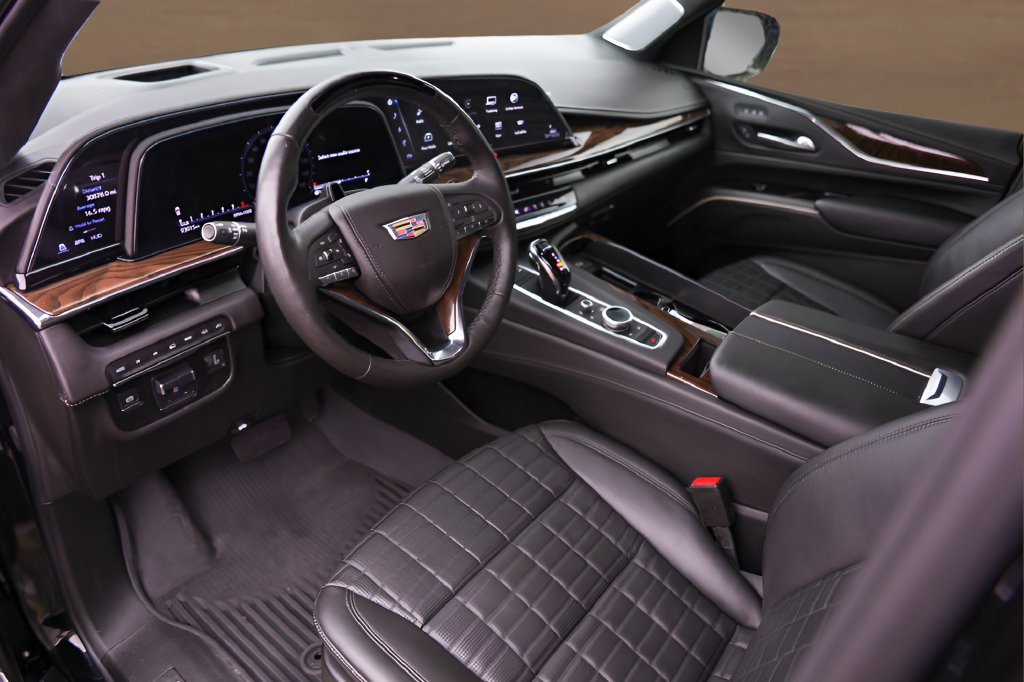 Used 2024 Cadillac Escalade ESV Sport Platinum w/ LPO, ONYX Package AWD/4WD image 10