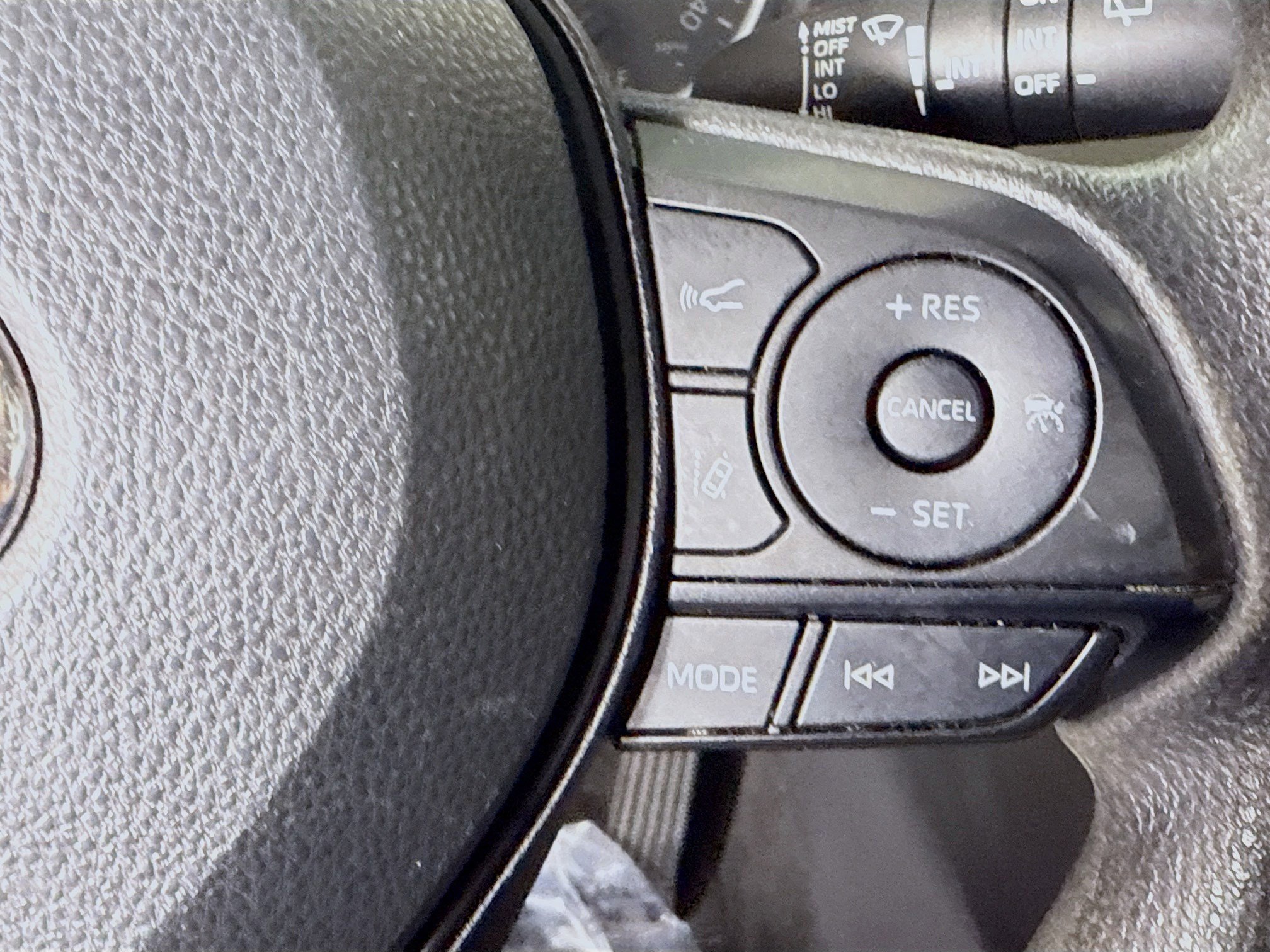 Used 2022 Toyota RAV4 XLE image 15