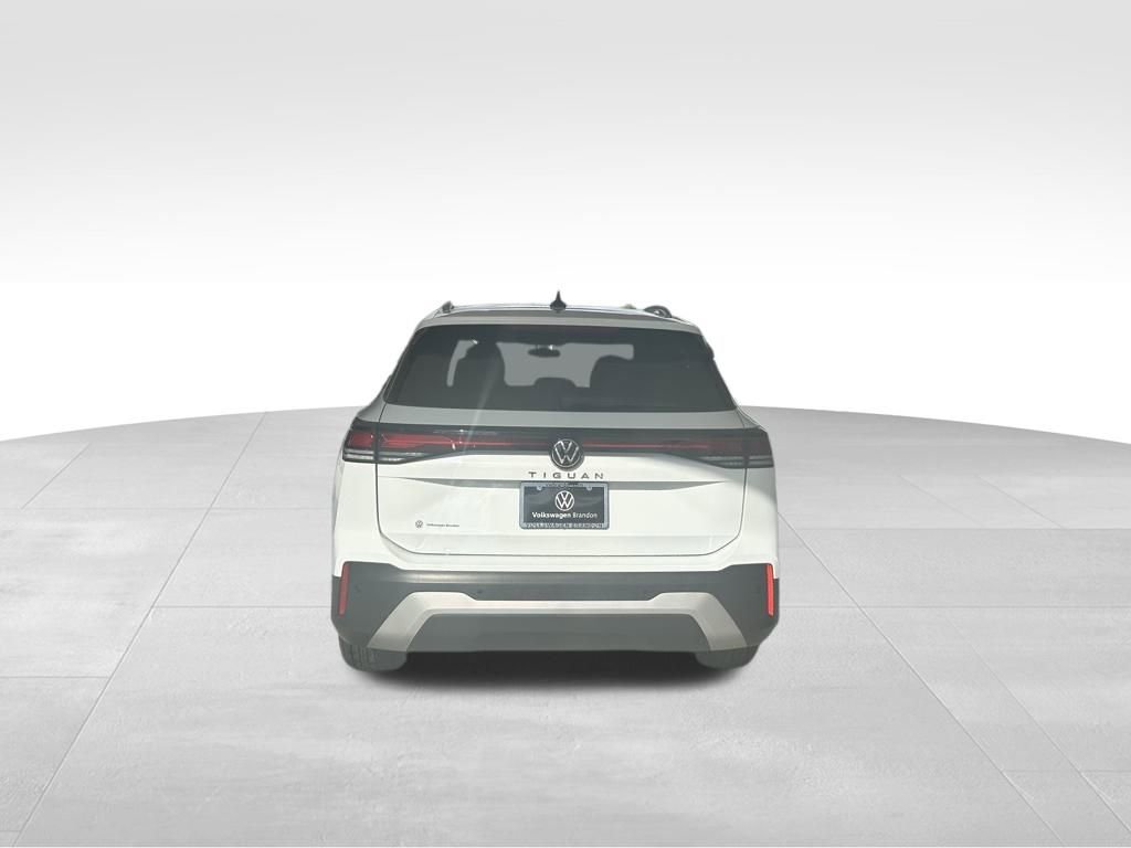 Used 2025 Volkswagen Tiguan S image 4