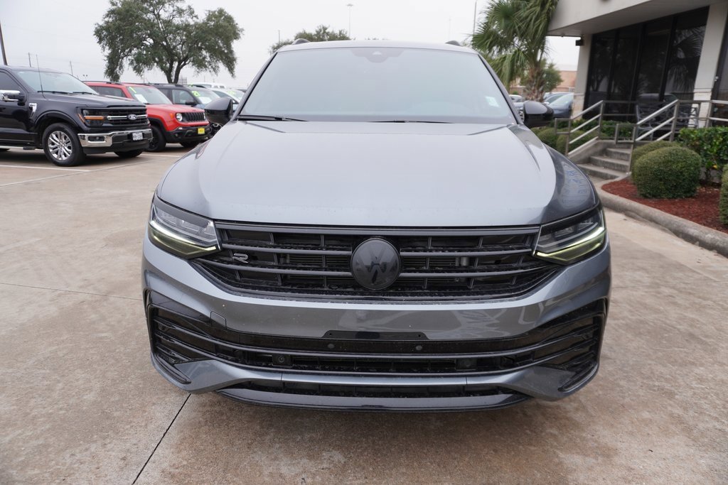Used 2024 Volkswagen Tiguan SE R-Line image 2