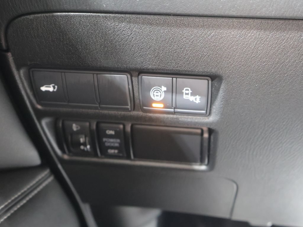 Used 2017 Nissan Armada Platinum w/ Captain Seat Package AWD/4WD image 33