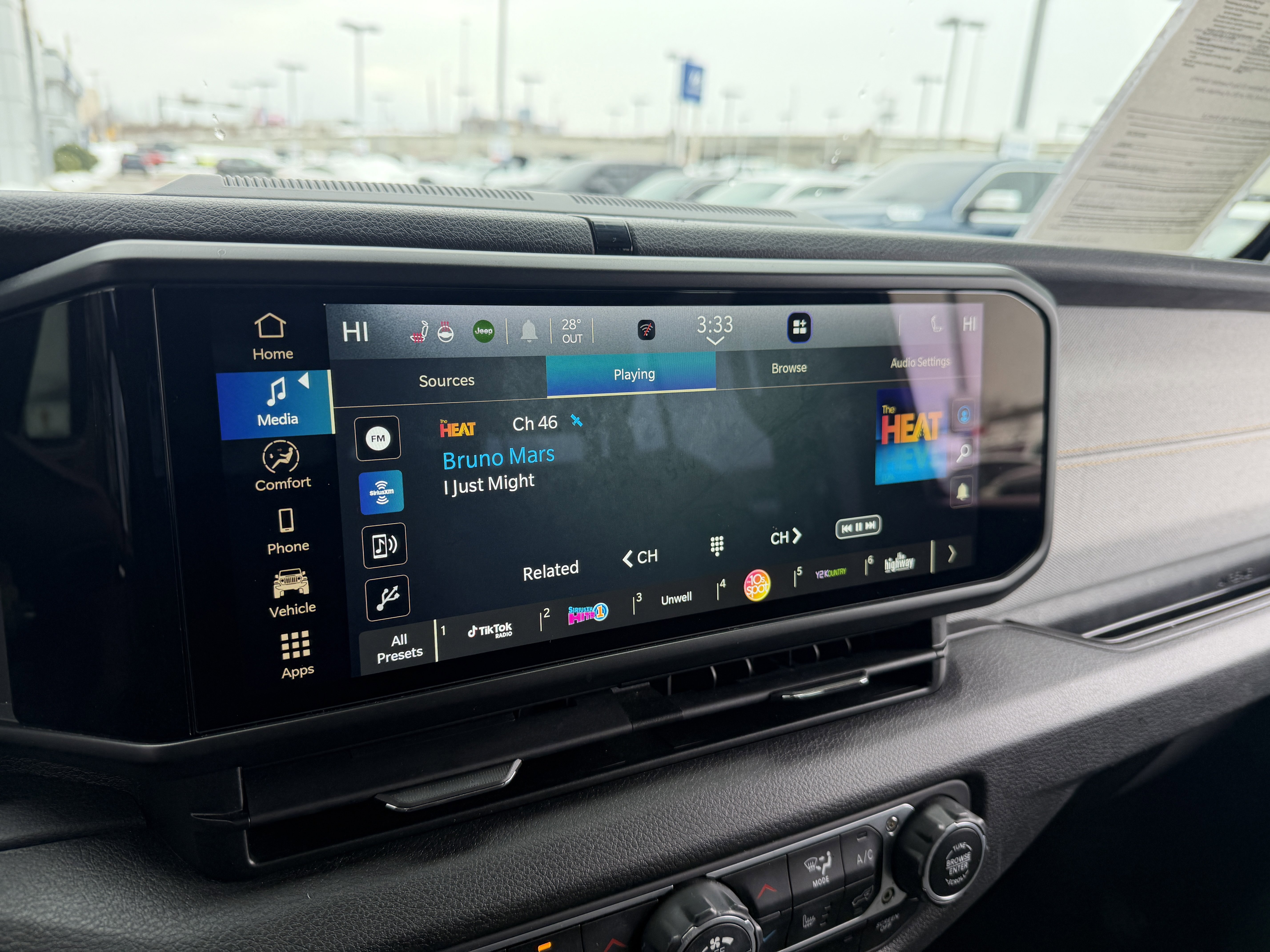 Used 2025 Ford Explorer ST image 44