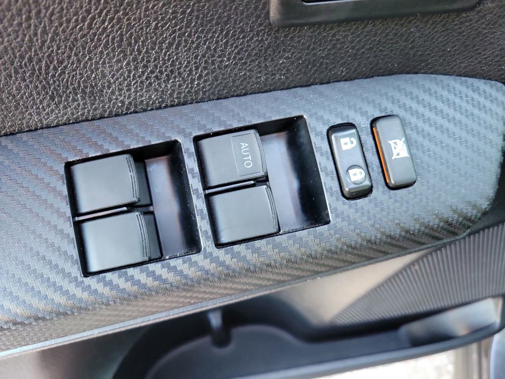 Used 2013 Toyota RAV4 Limited FWD image 23