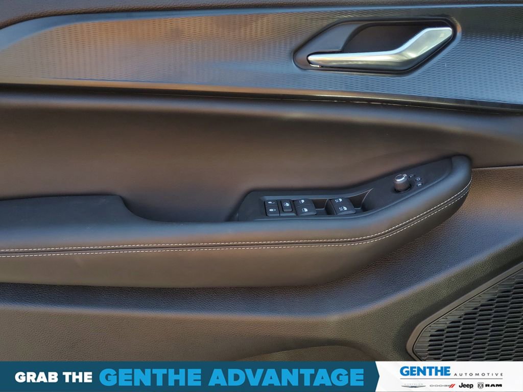 Certified 2024 Jeep Grand Cherokee L Altitude image 11