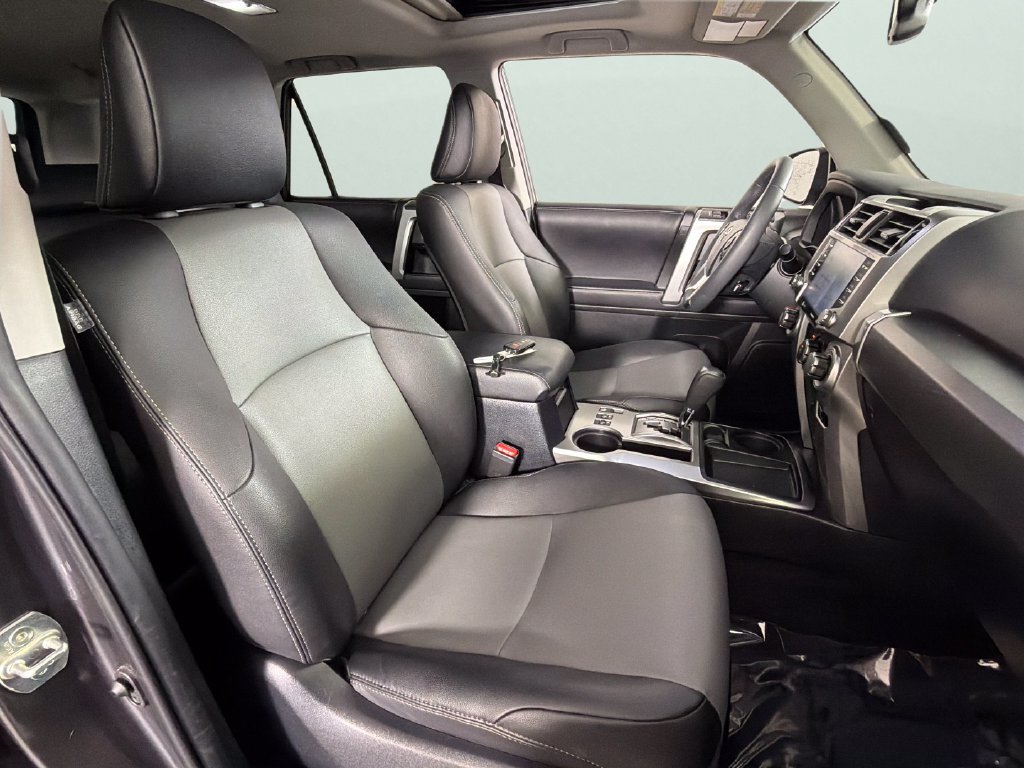 Used 2022 Toyota 4Runner SR5 Premium w/ Moonroof Package RWD image 36