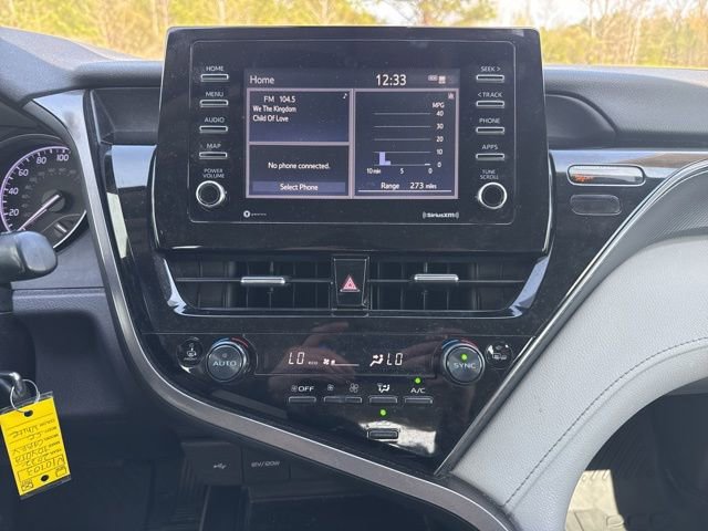 Used 2022 Toyota Camry SE image 19