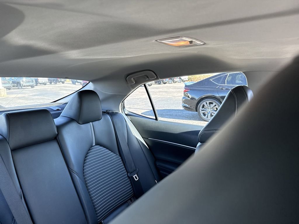 Used 2020 Toyota Camry SE image 10