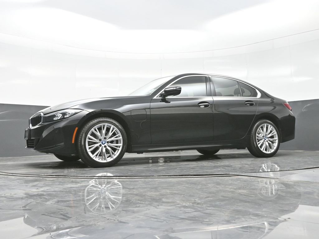 Used 2024 BMW 330e xDrive image 23