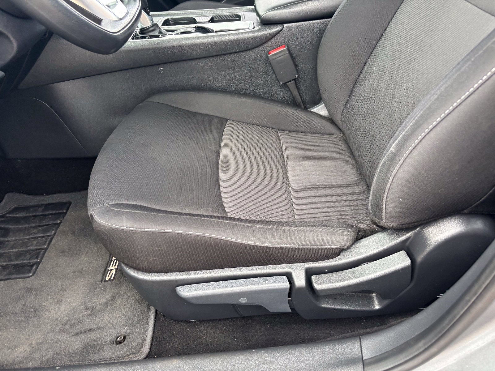 Certified 2024 Nissan Sentra SV FWD image 21