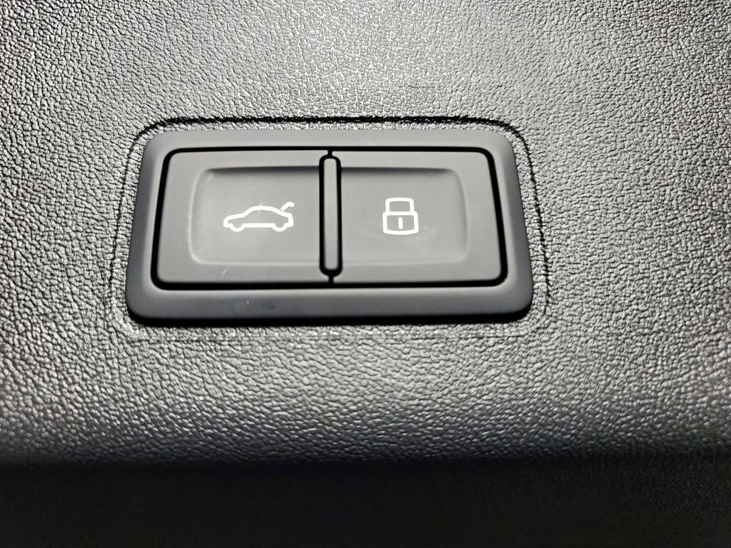 New 2026 Audi Q3 quattro 2.0T AWD/4WD image 10