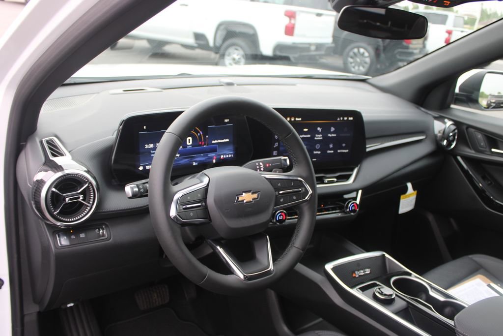 New 2026 Chevrolet Equinox LT w/ Convenience Package II FWD image 23