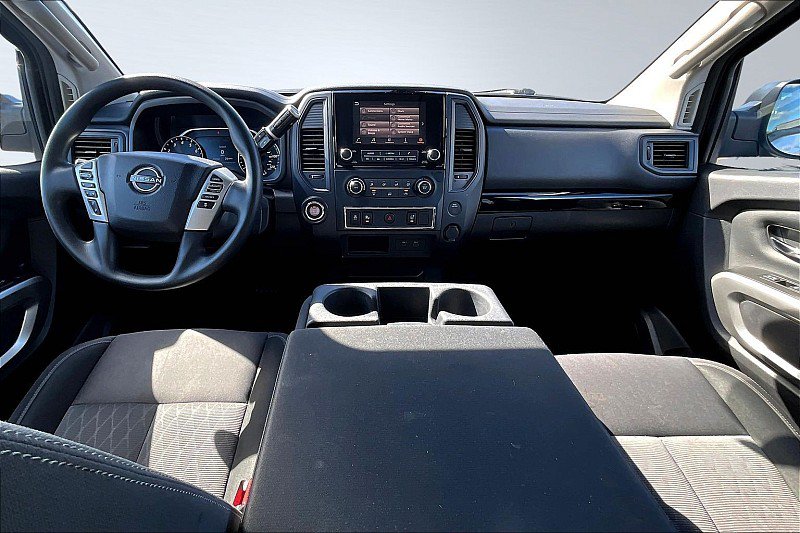 Used 2023 Nissan Titan SV RWD image 17