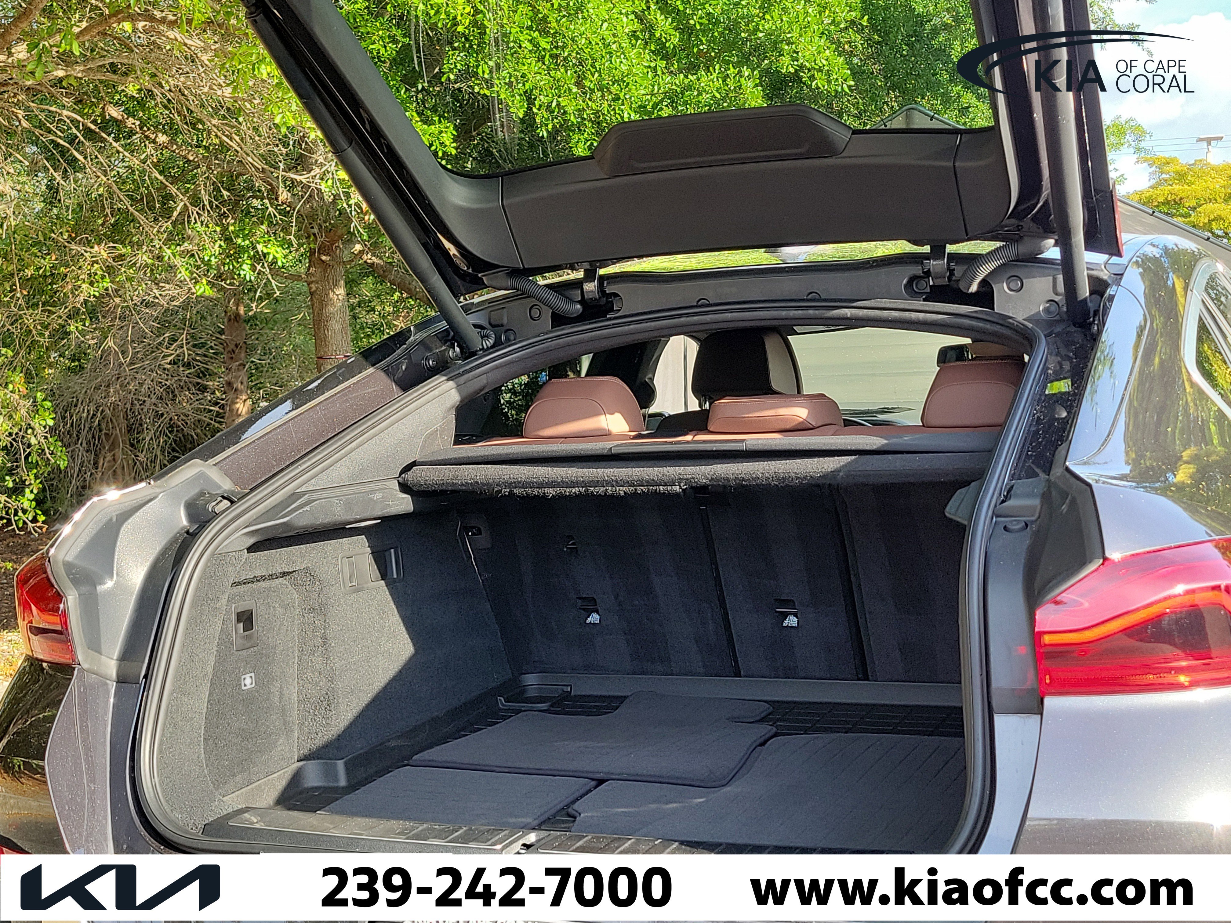 Used 2021 BMW X6 xDrive40i w/ Premium Package image 9