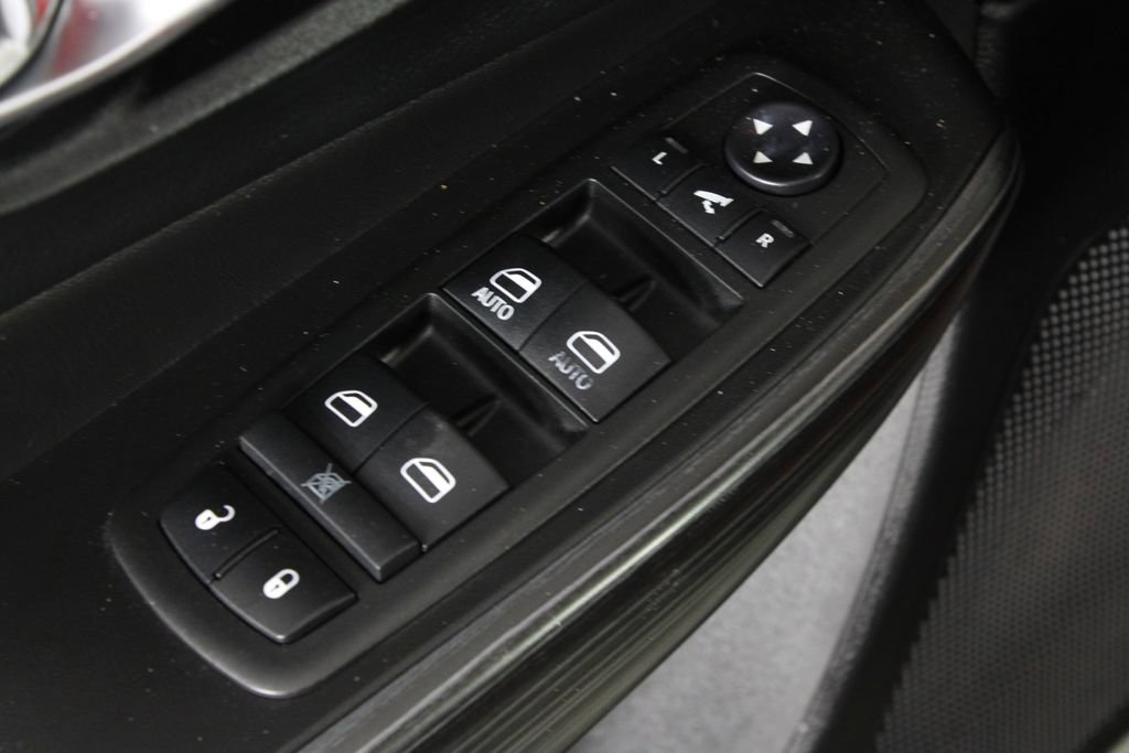 Used 2015 Jeep Cherokee Limited FWD image 22