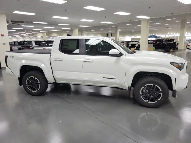 New 2025 Toyota Tacoma TRD Sport image 6