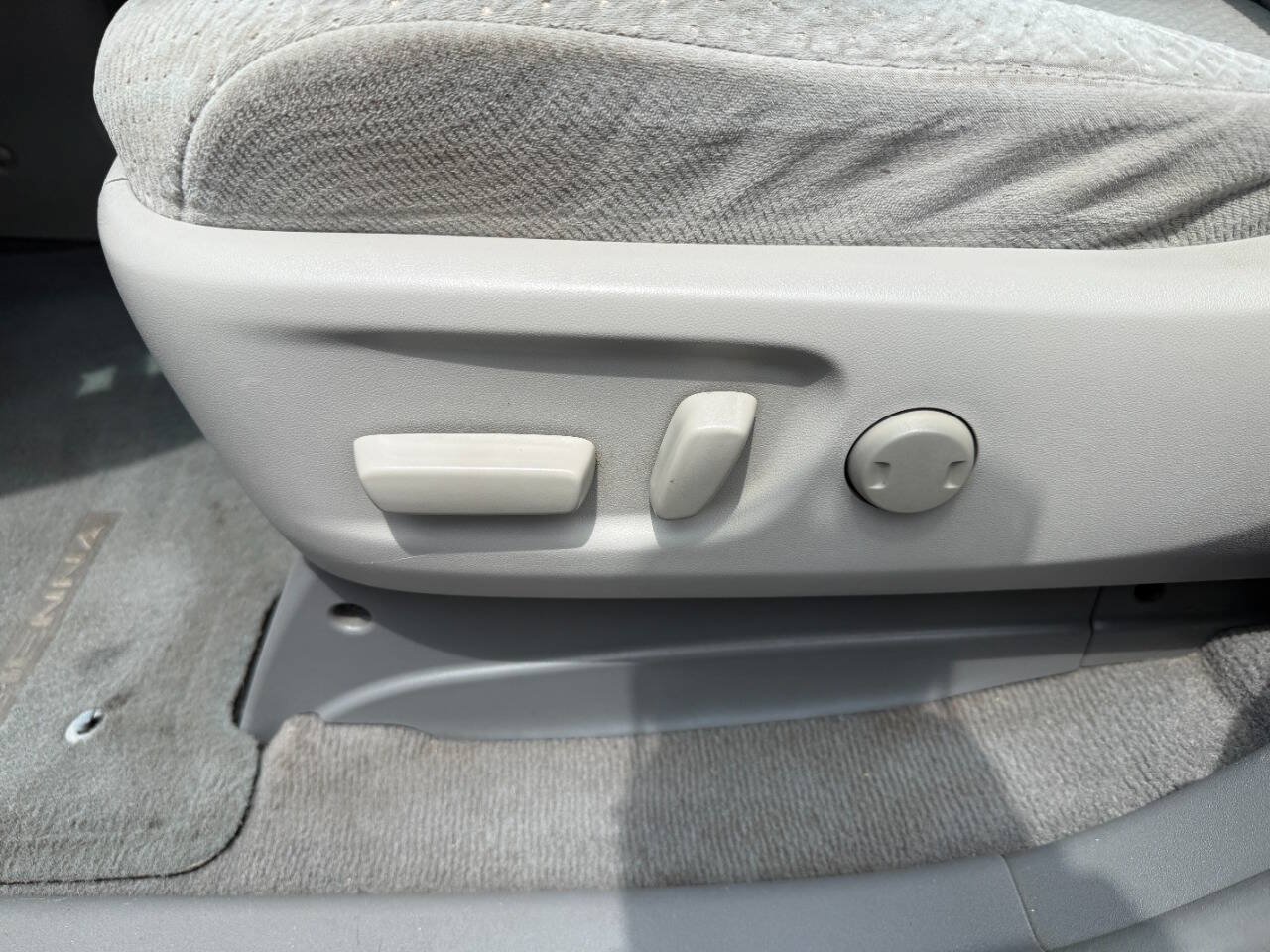 Used 2011 Toyota Sienna LE FWD image 15